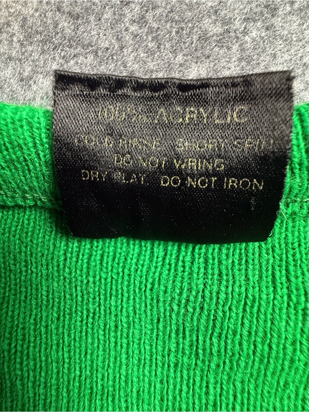 Vintage Blarney Castle Ireland Green V-Neck Shamrock Sweater Size S - Picture 6 of 13